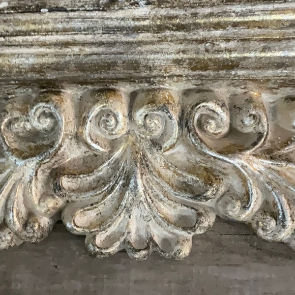 Gold shelf - Picture 4 of 5